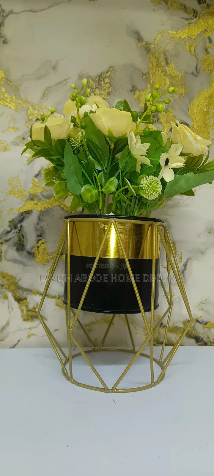 Nordic Black Vase With Flowers