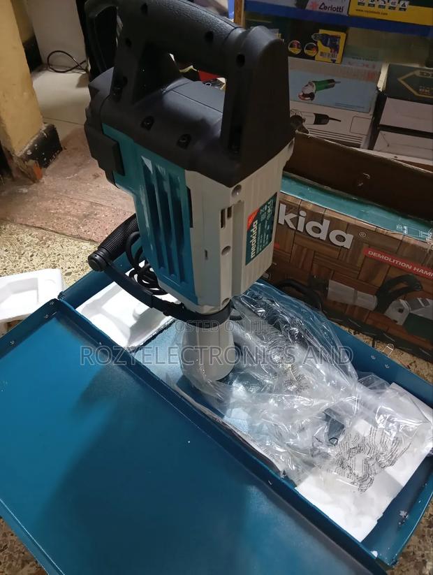 Makita Demolisher 2000 Watts - thumbnail 3