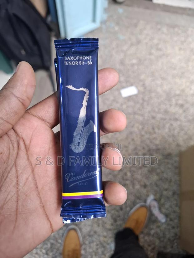 Vandoren Tenor Saxophone Reeds - thumbnail 2