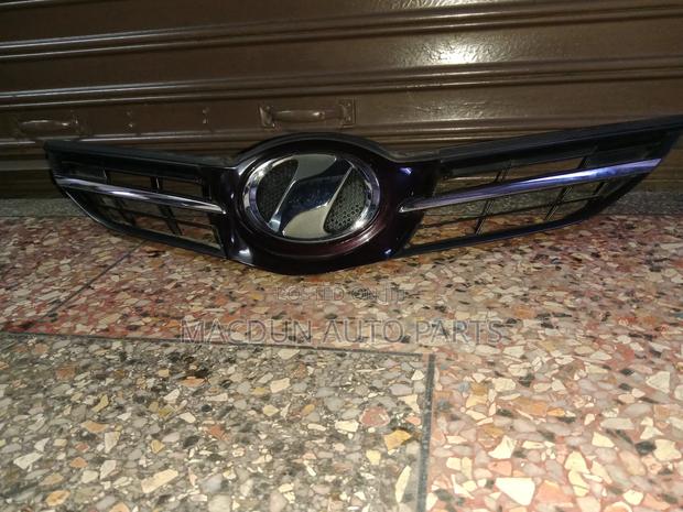 Toyota Auris 2010 Grill