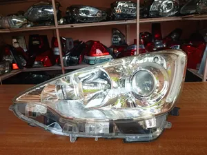 Aqua 2013 Crystal Clear Ex-Japan Nonzenon LHS Headlight