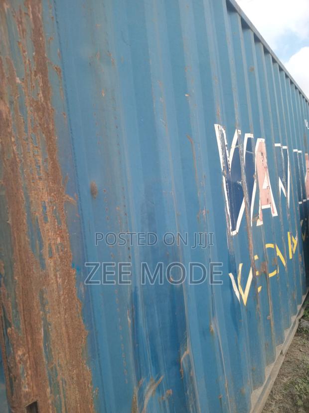 20ft Dry and Empty Used Shipping Containers - main view