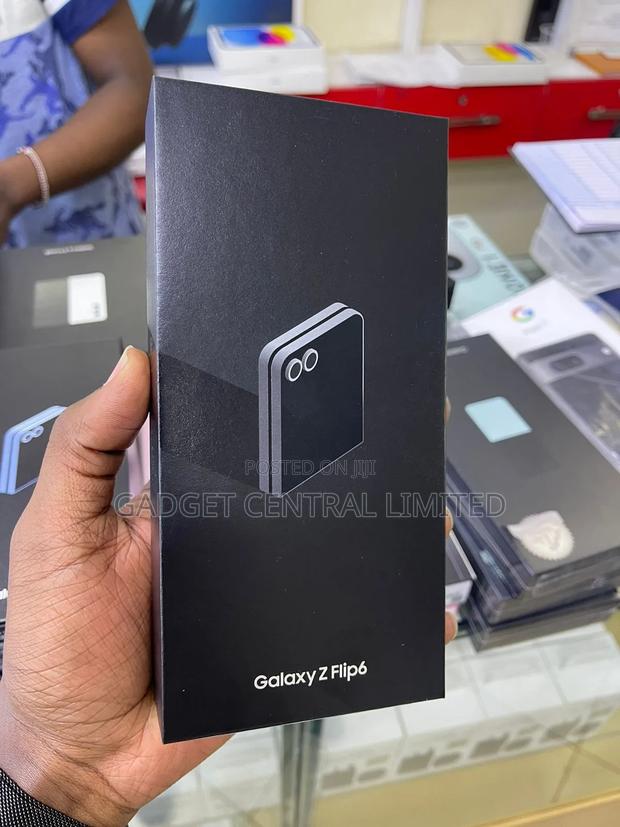 New Samsung Galaxy Z Flip6 256 GB Black