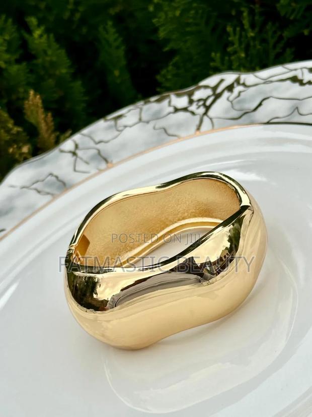 Chunky Bangle - main view