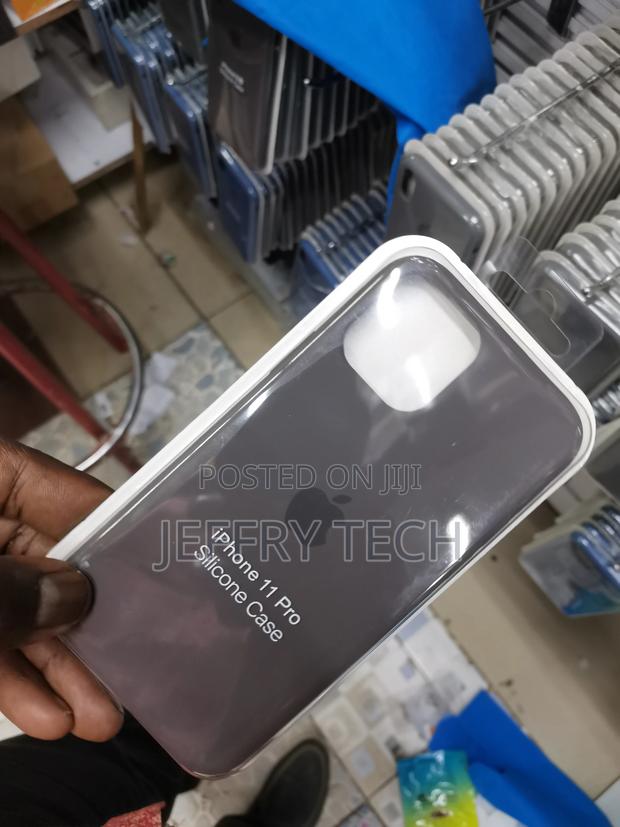 Grey iPhone 11 Pro Silicone Case - thumbnail 2