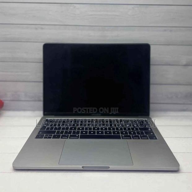 Laptop Apple MacBook Pro 2017 8GB Intel Core I5 SSD 256GB