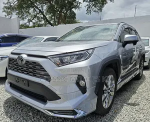 Toyota RAV4 Limited FWD 2019 Silver