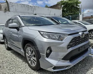 Toyota RAV4 Limited FWD 2019 Silver