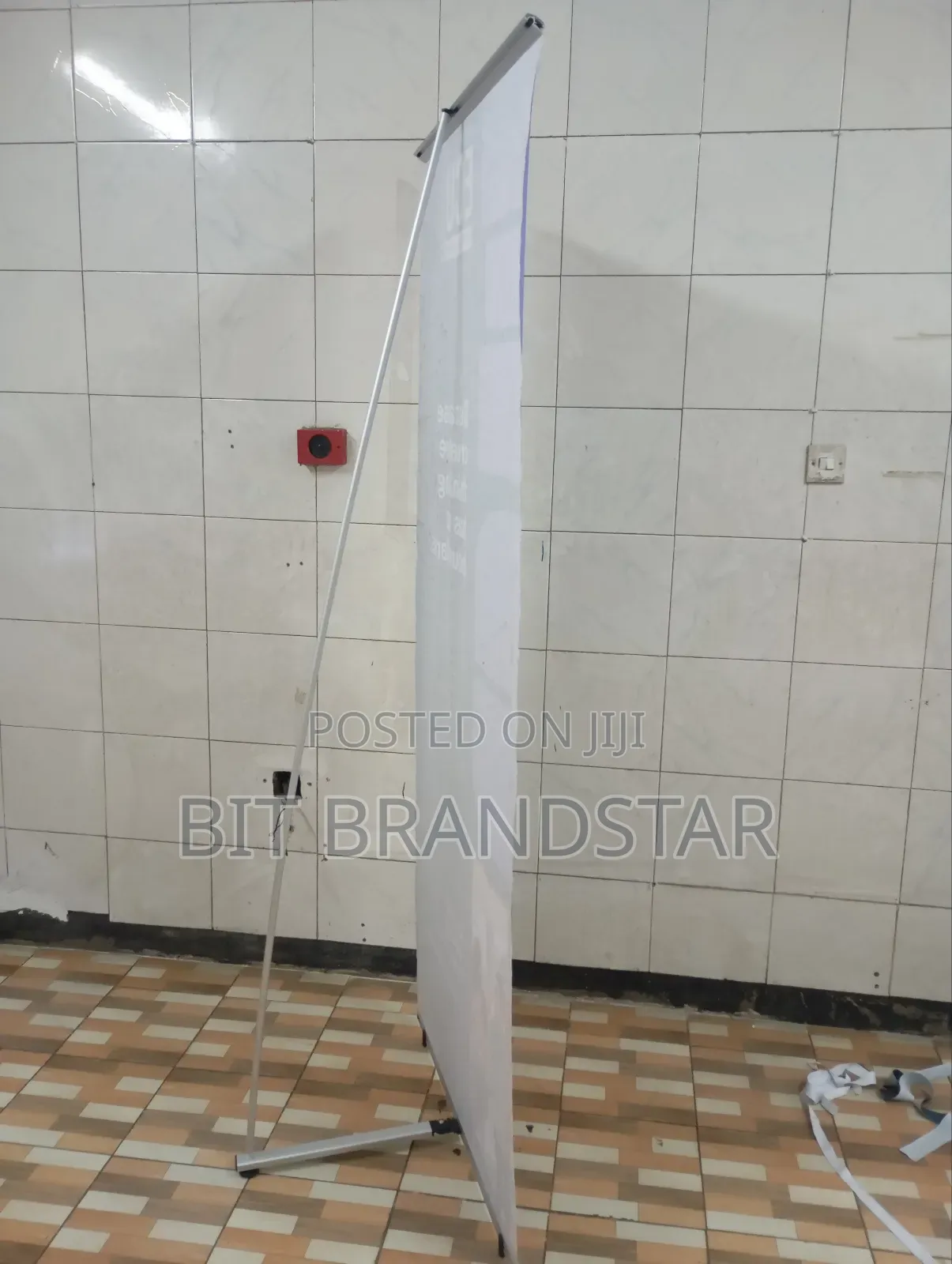 L-Stands Roll Up