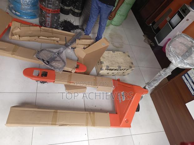 3000kg Pallet Truck - thumbnail 3
