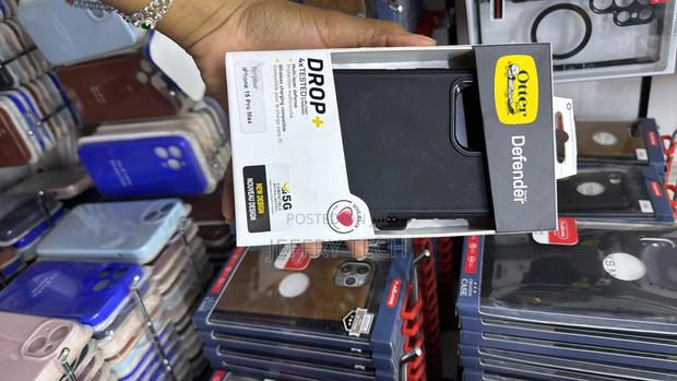 Otterbox Defender iPhone 15 Pro Max Case With Black - thumbnail 3