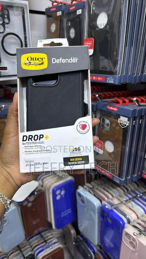 Otterbox Defender iPhone 15 Pro Max Case With Black - thumbnail 2