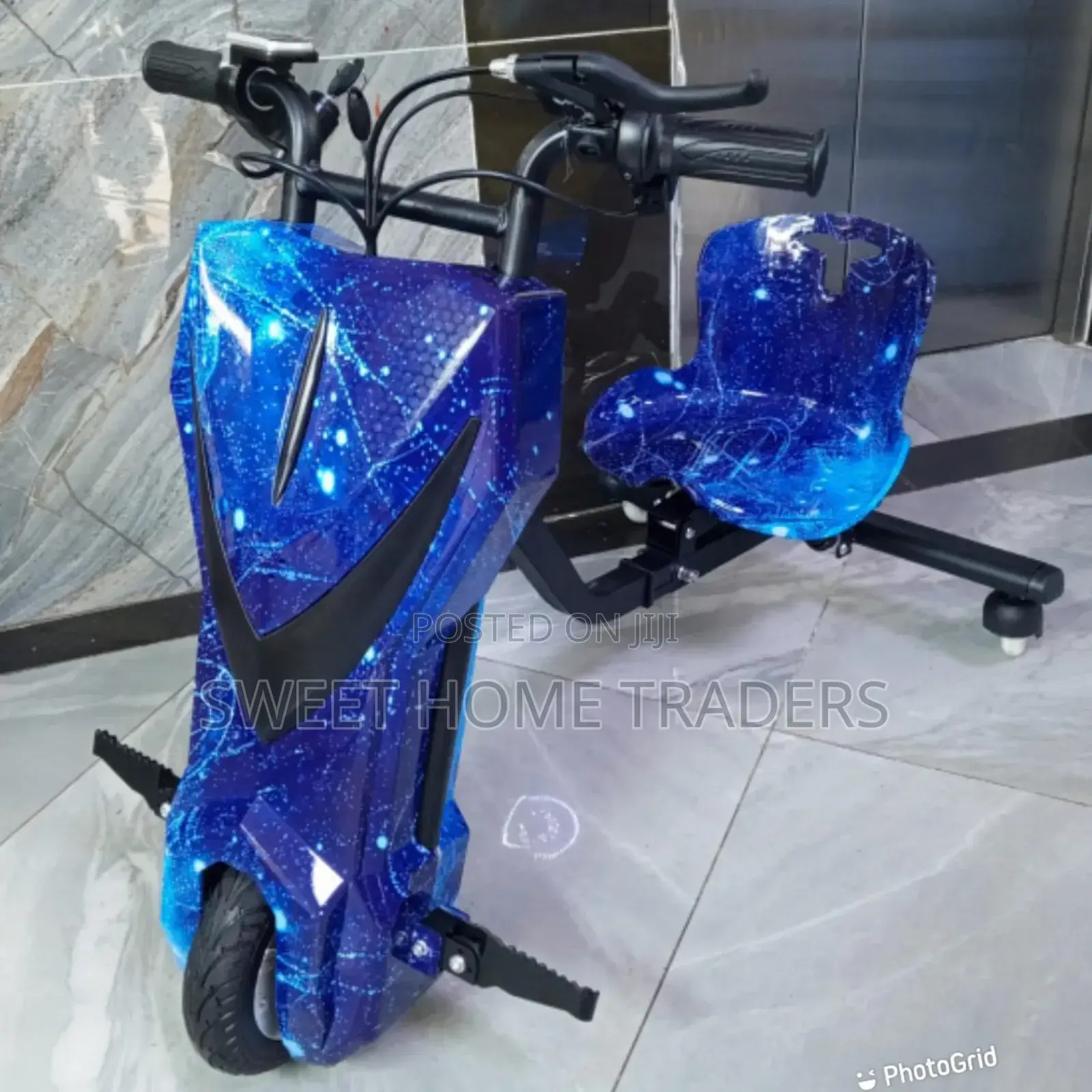 ~Kid's 3 Wheels Drift Scooter