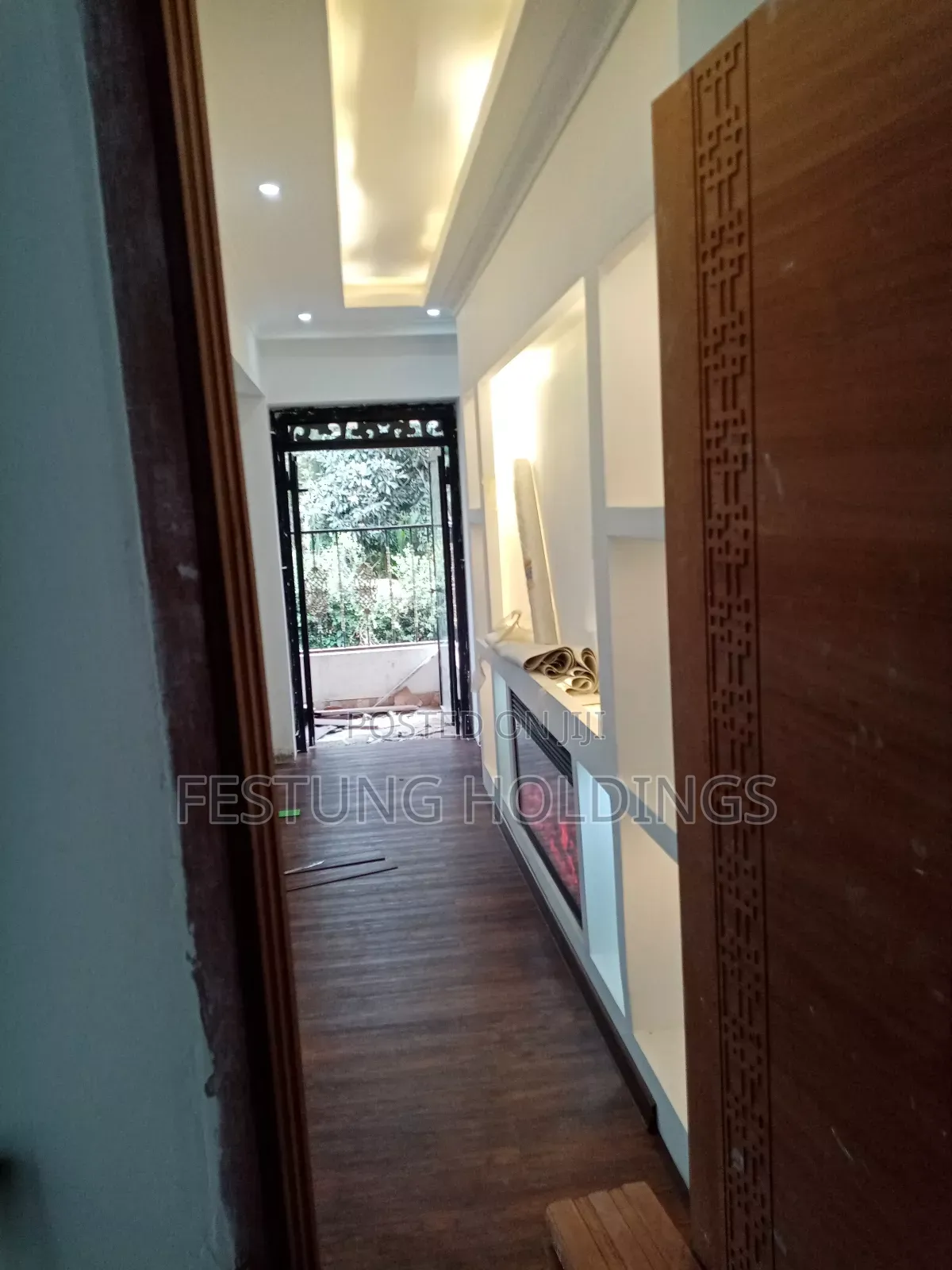 SPC/Laminate Floor Fitting