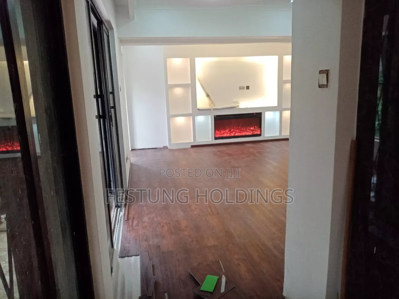 SPC/Laminate Floor Fitting
