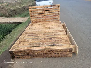 Blazed Pallet Bed in 5x6 Size With Drawers