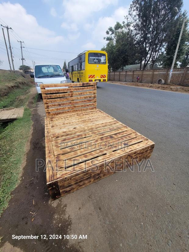 5×6 Pallets Bed - 5x6 in Size