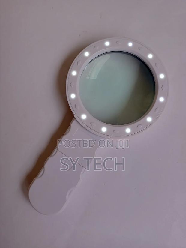 30× Lighted Portable Magnifying Glass - thumbnail 2