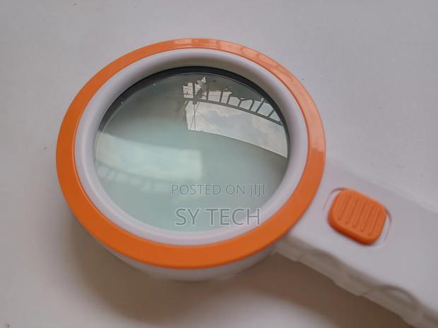30× Lighted Portable Magnifying Glass - thumbnail 3