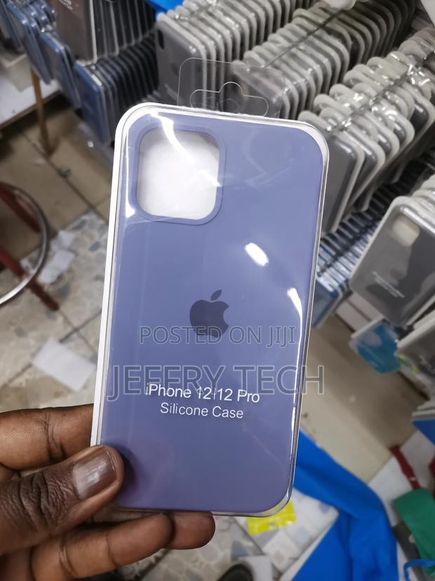 Purplesilicon iPhone 12/12 Pro Silicone Cover/Case - main view