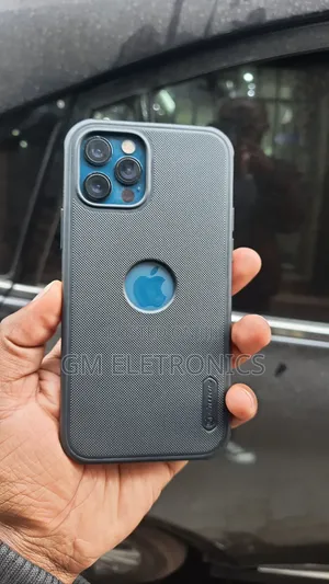 iPhone 12/12pro Nillkin Back Case. (Black)