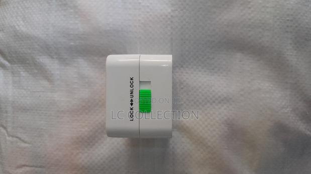 Worldwide Travel Adapter - thumbnail 6