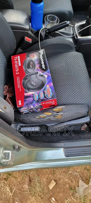 Pioneer 6 Inch 300watts TS-R1651S Car Door Speakers
