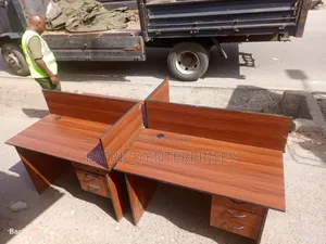 Modern 4 Way Workstation