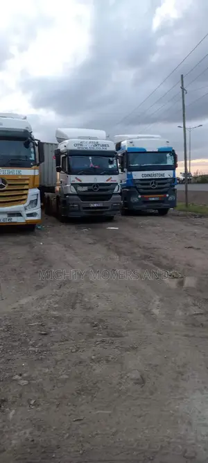 Transit Trailers Accessible for Transport Services