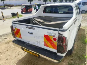 Toyota Hilux 2014 White