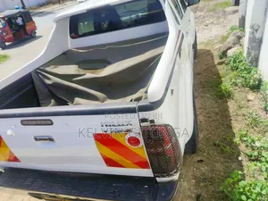 Toyota Hilux 2014 White