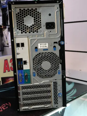 Server HP ProLiant DL380P Gen8 8GB Intel Xeon HDD 1T
