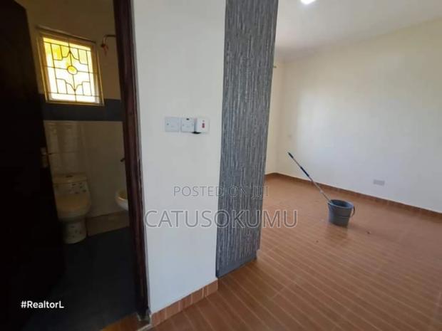 4bdrm Maisonette in Gateway Mall Area for rent - thumbnail 7