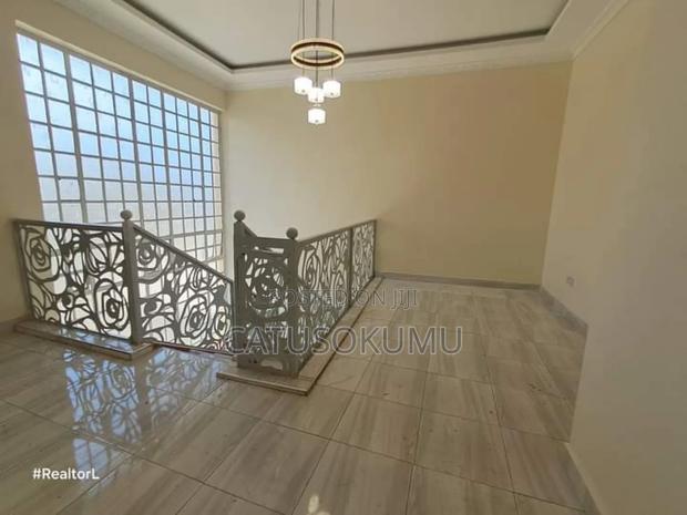 4bdrm Maisonette in Gateway Mall Area for rent - thumbnail 13