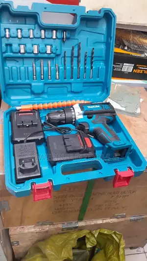 Makita Drill 21V With 2 Batteries.