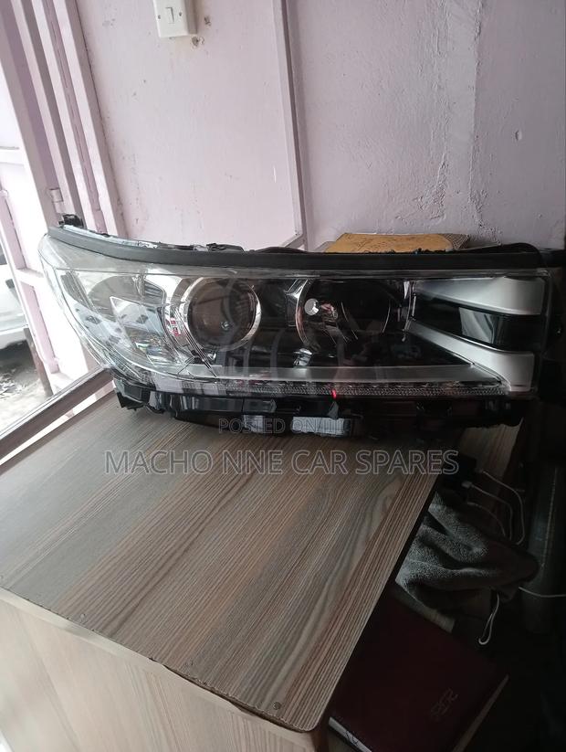 Toyota Highlander 2018 Headlight - thumbnail 2