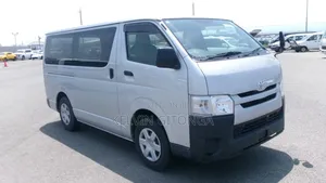 Toyota HiAce 2017 Silver
