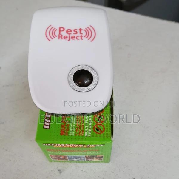 1-Pack Ultrasonic Pest Repeller Electronic Plug in Control - main view