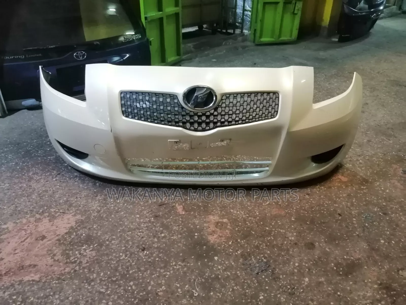 Toyota Vitz 2005/2006 Front Bumper With Fog Covers, EX Japan