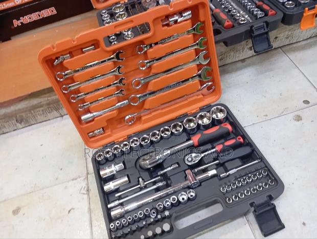 Socket Set 82 Piece Tool Set Box - main view