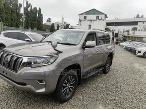Toyota Land Cruiser Prado 2017 Gray