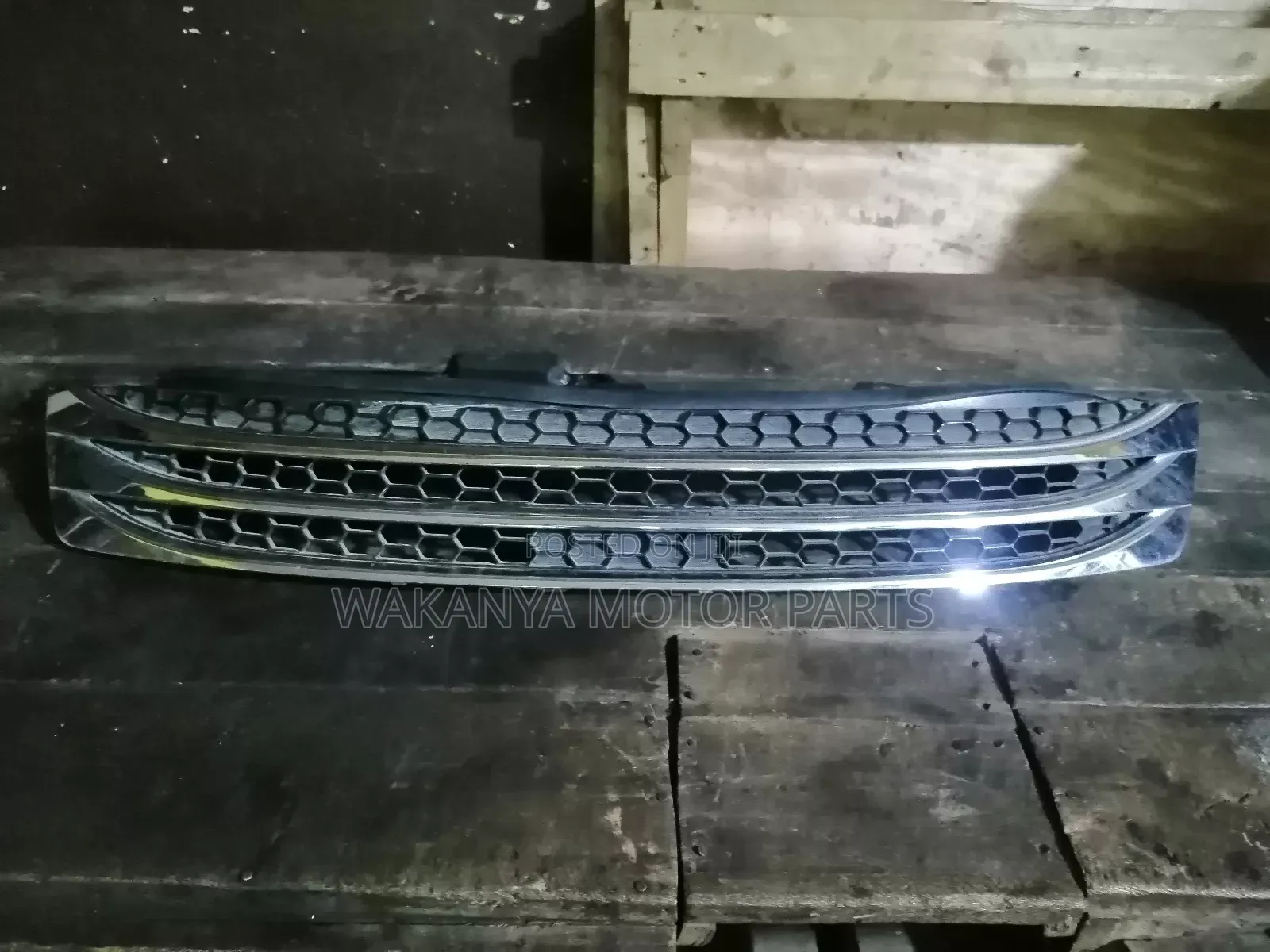 Toyota Mark X Zio 2010/11 Grille, Clean Ex Japan