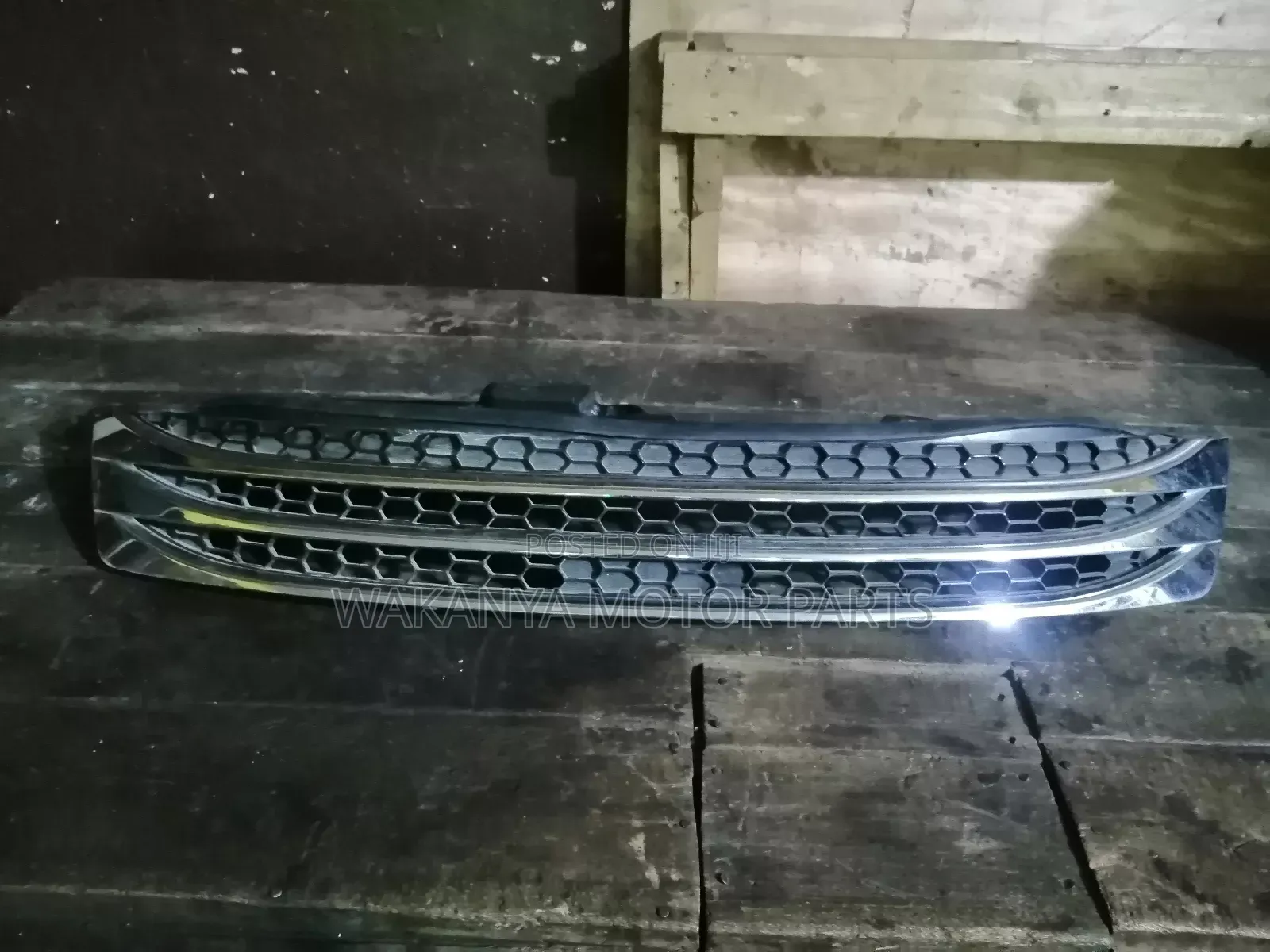 Toyota Mark X Zio 2010/11 Grille, Clean Ex Japan