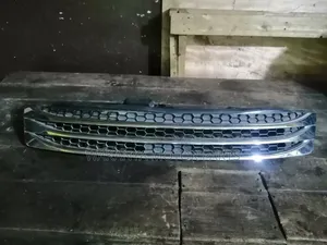 Toyota Mark X Zio 2010/11 Grille, Clean Ex Japan