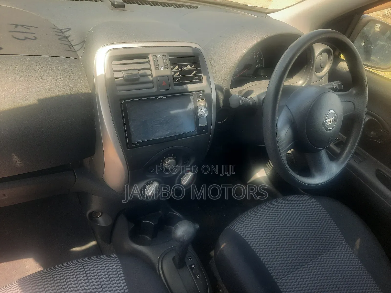 Nissan March 1.2 FWD 2017 Silver