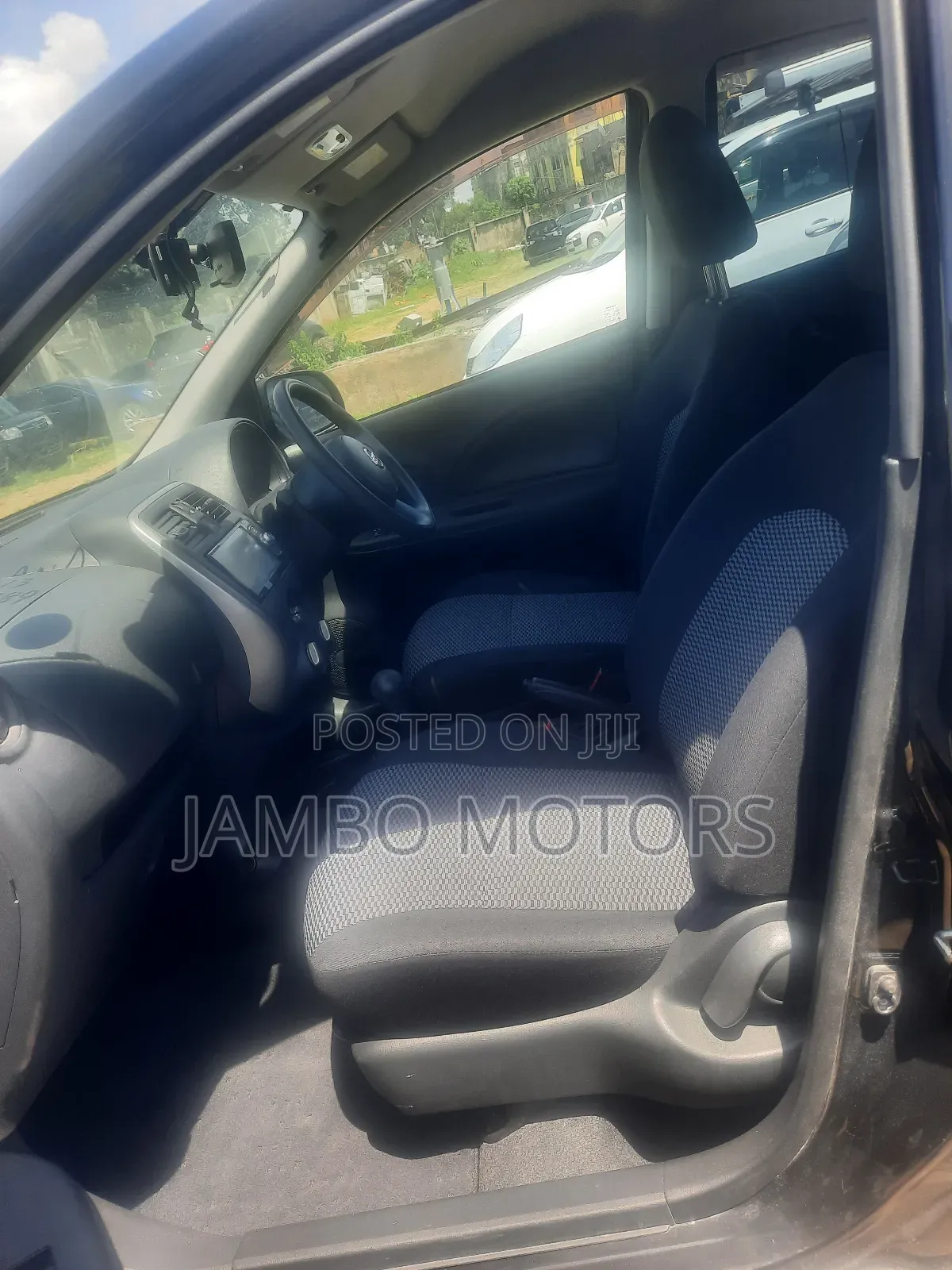 Nissan March 1.2 FWD 2017 Silver