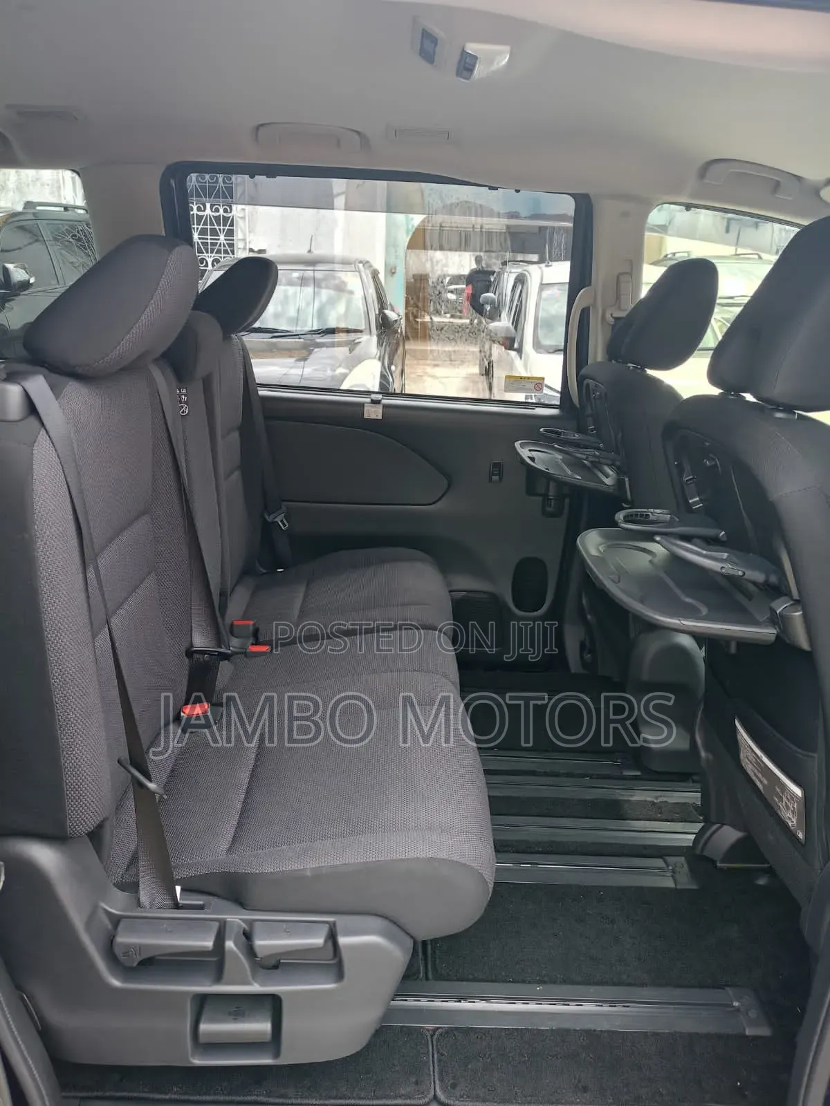 Nissan Serena 2017 Gold