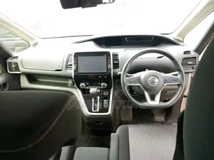 Nissan Serena 2017 Gold