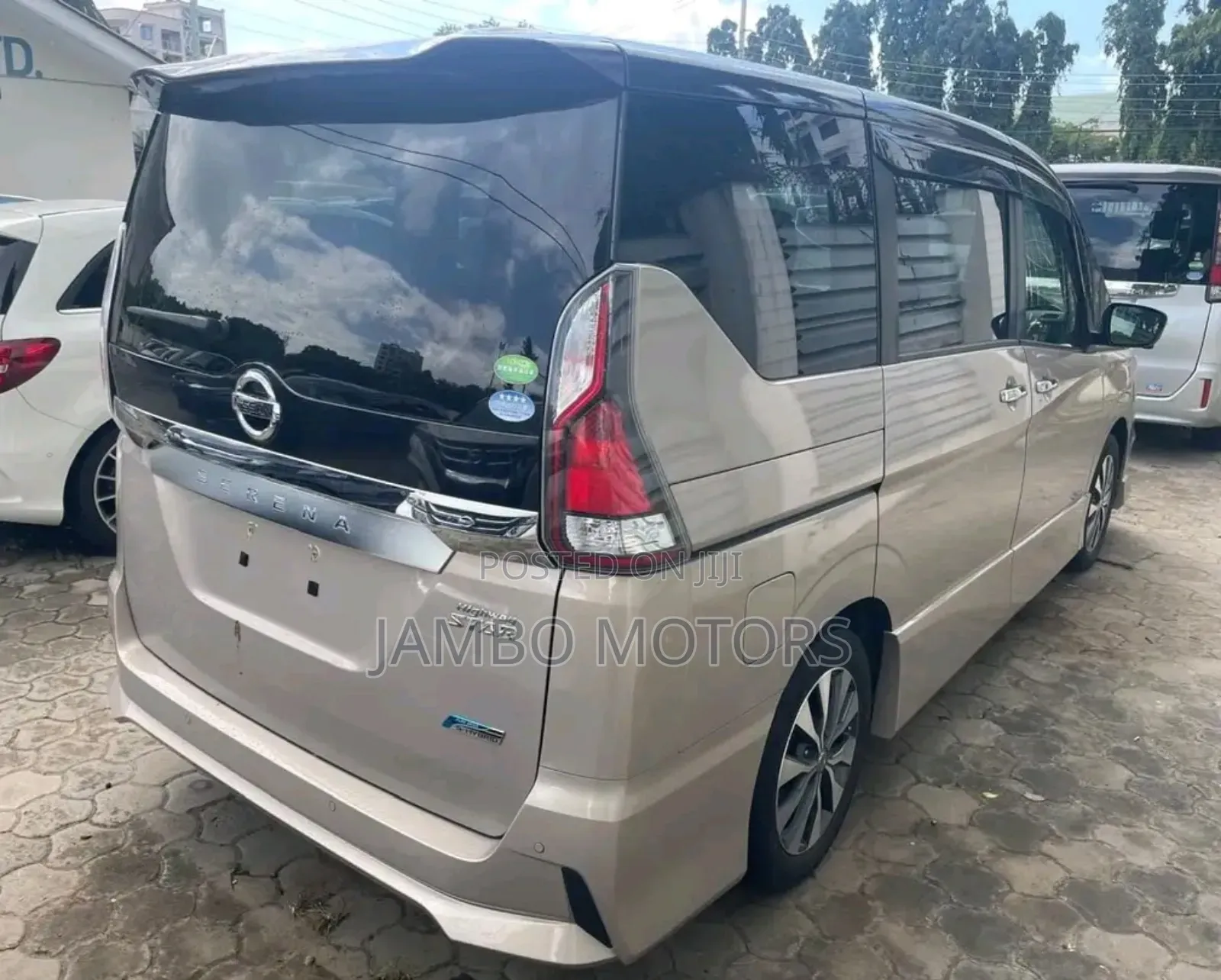 Nissan Serena 2017 Gold