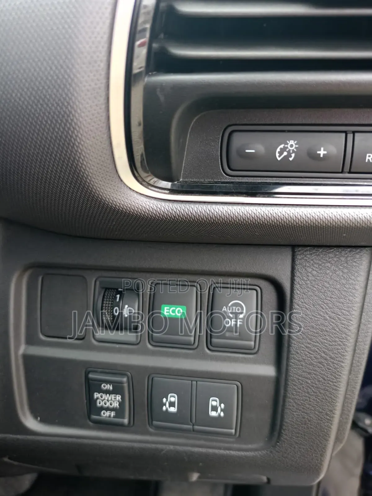 Nissan Serena 2017 Gold